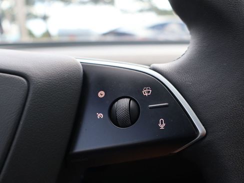 Used 2025 Tesla Model 3 Long Range RWD image 39