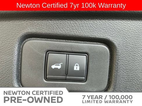 Used 2025 Nissan Pathfinder SV FWD image 23