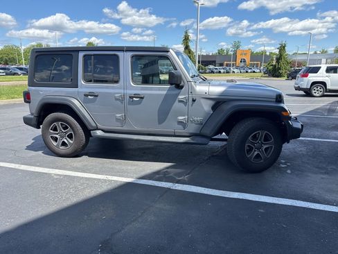 Used 2018 Jeep Wrangler Unlimited Sport S AWD/4WD image 30