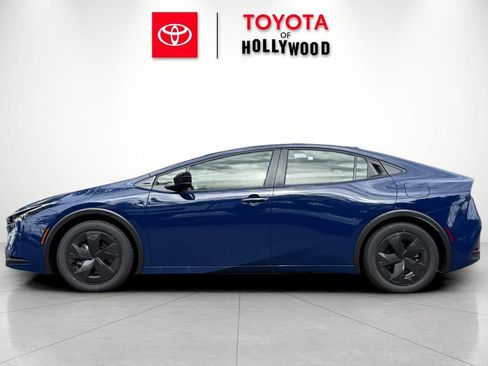 New 2026 Toyota Prius Plug-In Hybrid FWD image 9