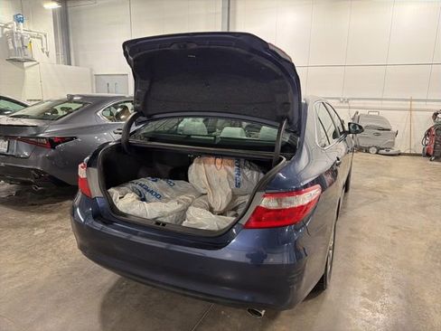 Used 2017 Toyota Camry XLE w/ Moonroof Package image 13