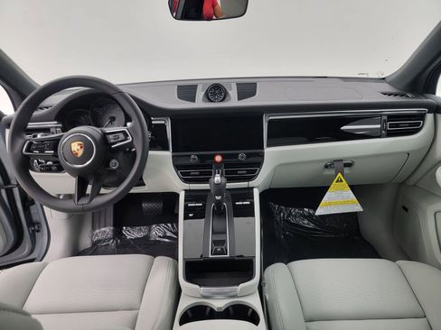 New 2025 Porsche Macan S image 17