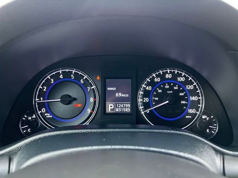 Used 2010 INFINITI G37 Journey w/ Premium Pkg image 20