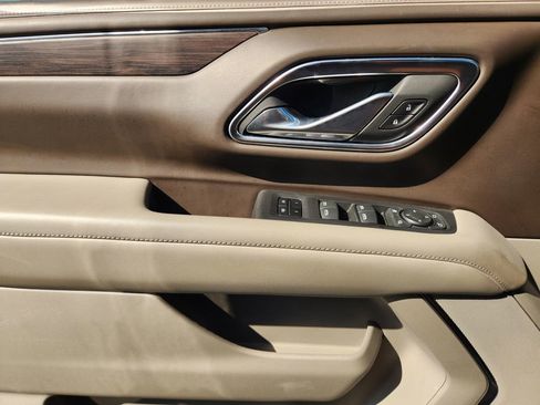 Certified 2023 Chevrolet Tahoe Z71 w/ Luxury Package AWD/4WD image 43