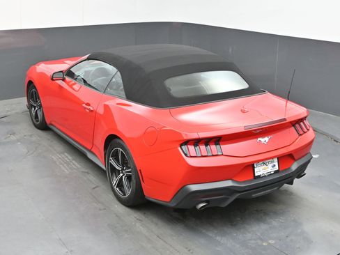 Used 2024 Ford Mustang Convertible RWD image 31