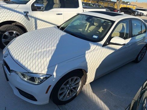 Used 2018 BMW 320i Sedan w/ Convenience Package image 3