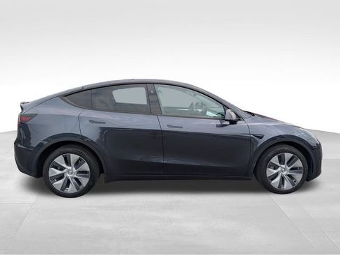 Used 2024 Tesla Model Y Long Range AWD/4WD image 8