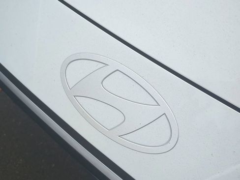 New 2026 Hyundai Elantra SE FWD image 13