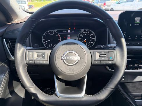 Used 2023 Nissan Rogue SL w/ SL Premium Package FWD image 17