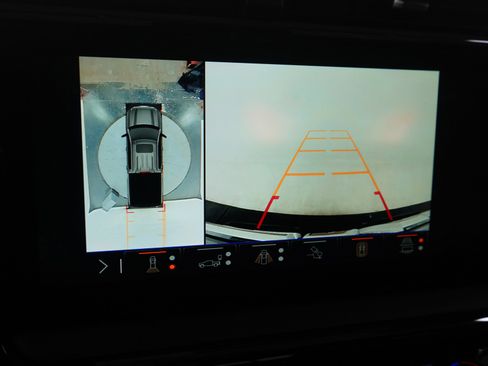 Used 2025 GMC Sierra 1500 AT4 w/ AT4 Premium Package image 30