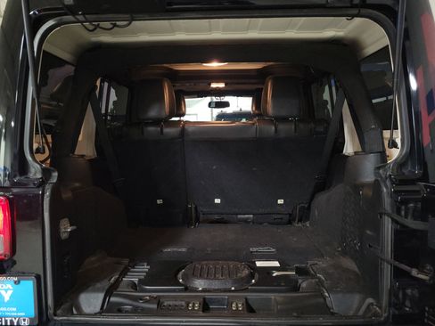 Used 2017 Jeep Wrangler Unlimited Sahara image 8