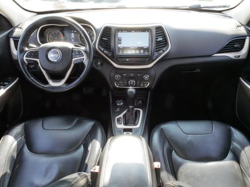 Used 2018 Jeep Cherokee Limited image 10