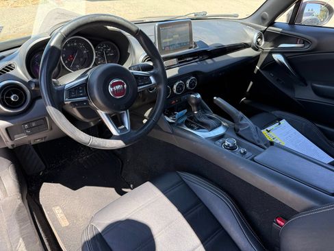 Used 2018 FIAT 124 Spider Lusso w/ Convenience Group RWD image 12