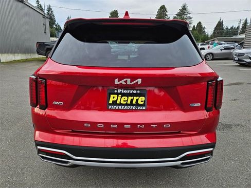 Used 2022 Kia Sorento EX w/ Panoramic Sunroof Package image 4
