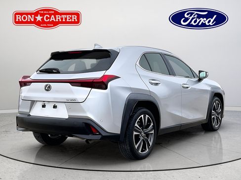 Used 2019 Lexus UX 200 w/ Premium Package FWD image 6
