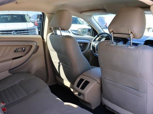 Used 2019 Ford Taurus SE image 15