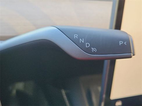 Used 2025 Tesla Model Y Long Range image 16