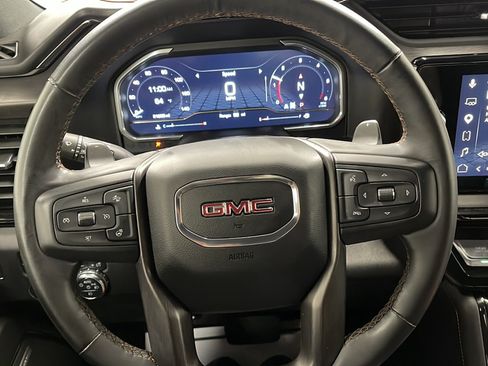 Used 2023 GMC Sierra 1500 AT4 w/ Technology Package AWD/4WD image 4
