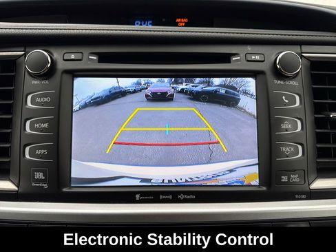 Used 2018 Toyota Highlander Limited image 16