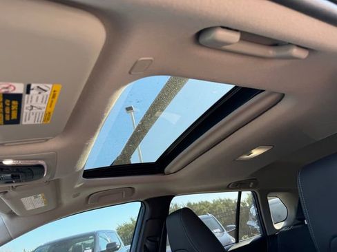 Used 2026 Toyota Corolla Cross XLE w/ Convenience Package image 15