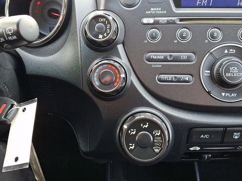 Used 2013 Honda Fit Sport image 15