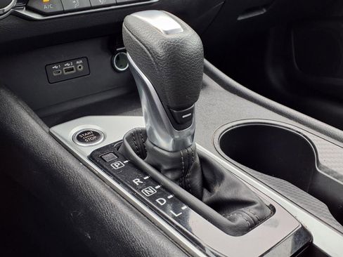 Used 2025 Nissan Altima 2.5 SV FWD image 10