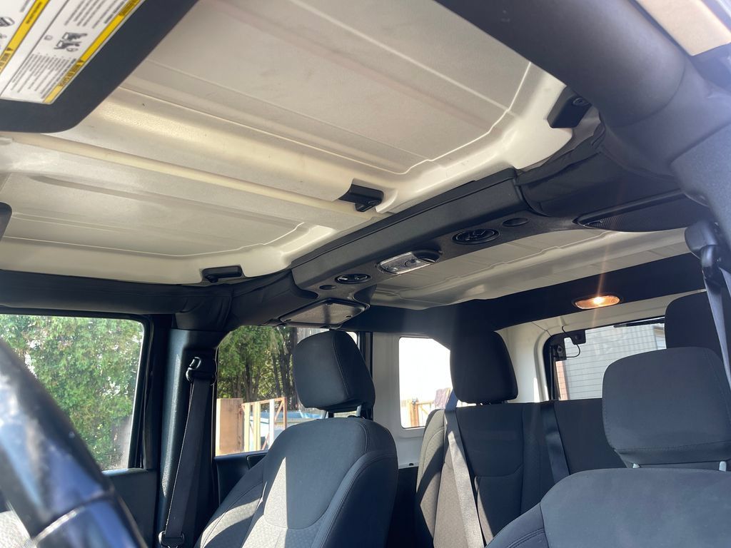 Used 2018 Jeep Wrangler Unlimited Sport S AWD/4WD image 28