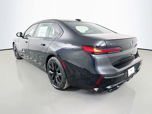 New 2026 BMW 760i xDrive w/ Executive Package AWD/4WD image 7