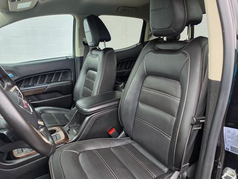 Used 2022 GMC Canyon Denali w/ Denali Black Edition Package AWD/4WD image 21