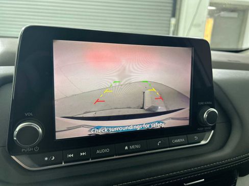 Used 2022 Nissan Rogue SV image 22