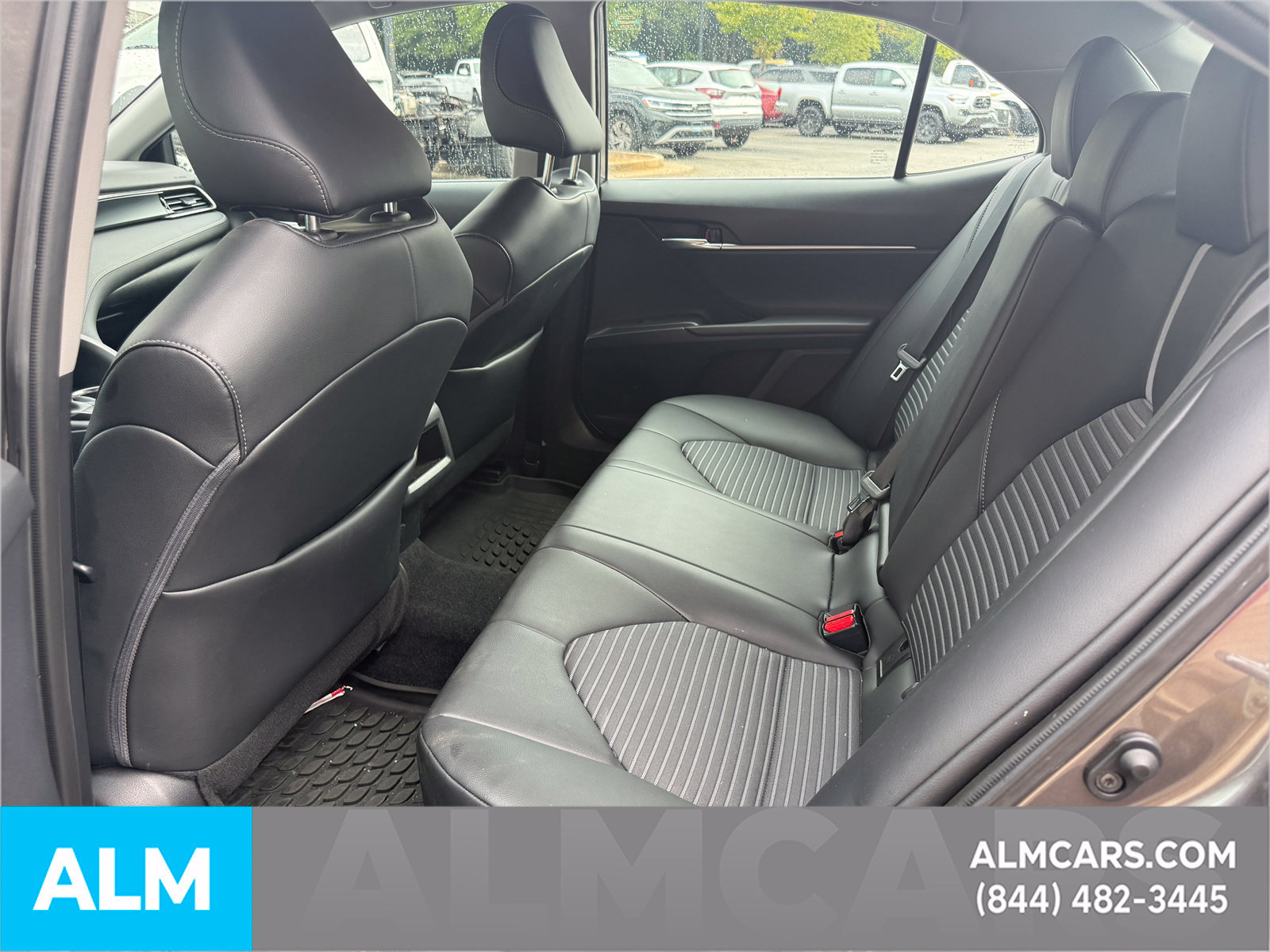Used 2022 Toyota Camry SE w/ Convenience Package FWD image 11