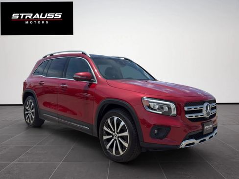 Used 2020 Mercedes-Benz GLB 250 4MATIC w/ Premium Package image 1