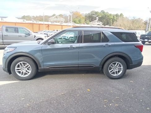 New 2026 Ford Explorer Active w/ Active Comfort Package RWD image 6