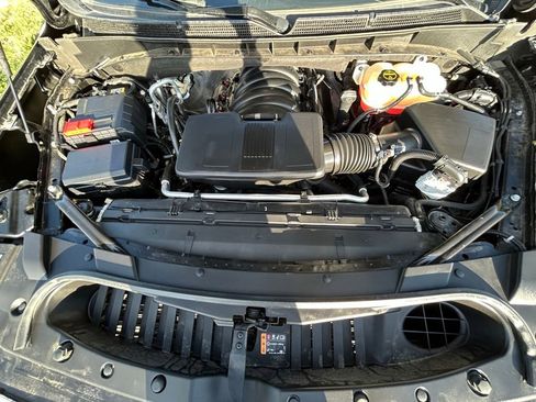 Used 2025 GMC Yukon Denali AWD/4WD image 32