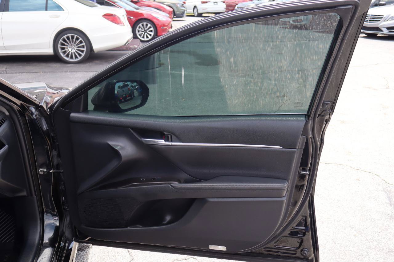 Used 2021 Toyota Camry XSE FWD image 15