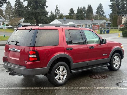 Used 2006 Ford Explorer XLT AWD/4WD image 5