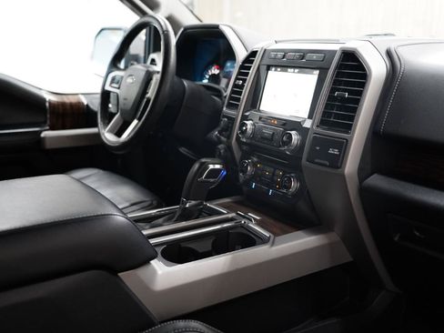 Used 2018 Ford F150 Lariat w/ Equipment Group 502A Luxury AWD/4WD image 17