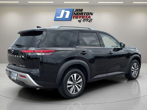 Used 2023 Nissan Pathfinder SL AWD/4WD image 5