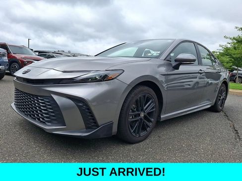 Used 2025 Toyota Camry SE w/ Convenience Package AWD/4WD image 3