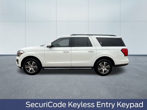 Used 2023 Ford Expedition Max XLT image 12