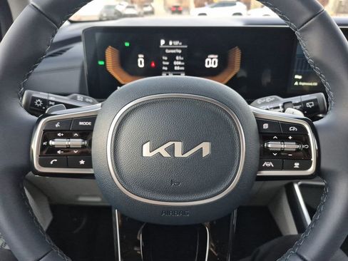 New 2026 Kia Carnival EX image 18