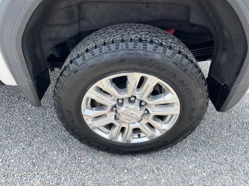 Used 2020 GMC Sierra 2500 Denali w/ Denali Ultimate Package AWD/4WD image 11