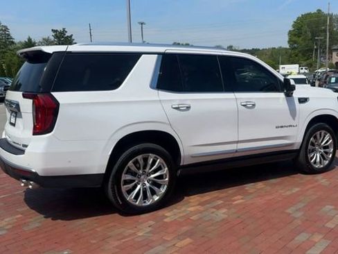 Used 2024 GMC Yukon Denali w/ Denali Reserve Package AWD/4WD image 3