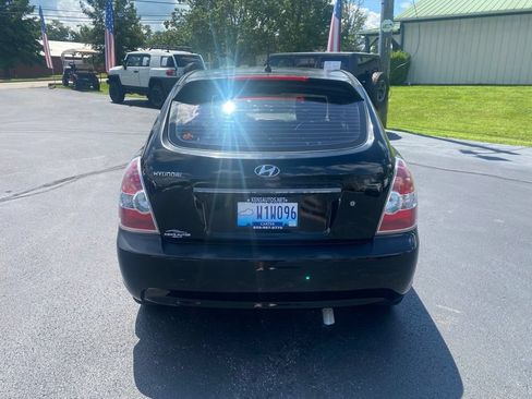 Used 2011 Hyundai Accent GL FWD image 6