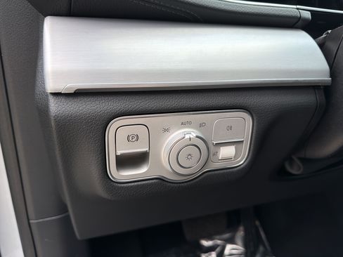 Used 2024 Mercedes-Benz GLS 450 4MATIC image 16