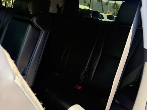 Used 2023 Toyota Highlander XLE FWD image 14