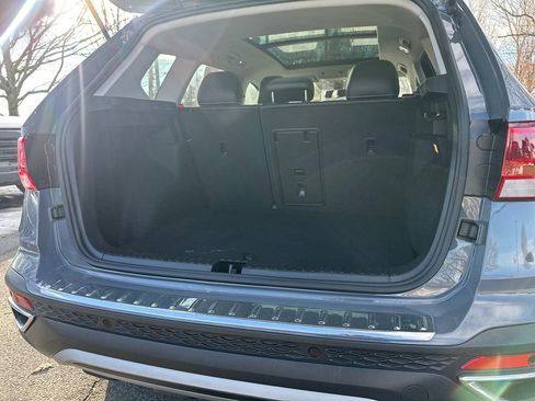 Used 2023 Volkswagen Taos SEL image 15