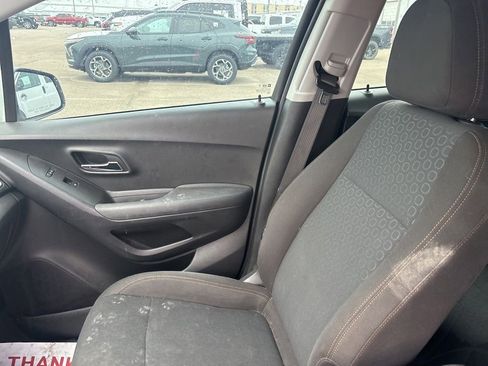 Used 2020 Chevrolet Trax LS FWD image 22
