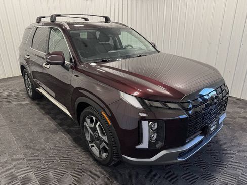 Used 2023 Hyundai Palisade Limited AWD/4WD image 2