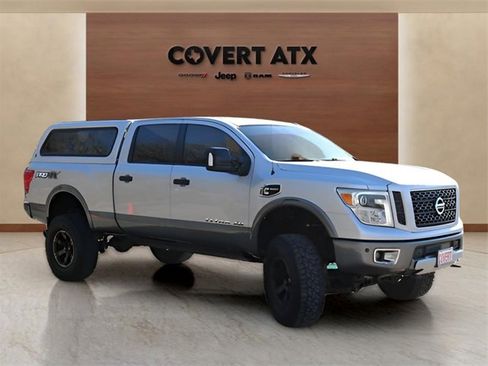 Used 2017 Nissan Titan PRO-4X image 4